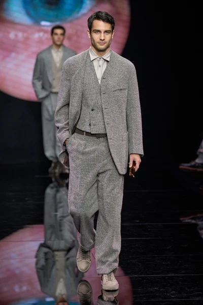 Look 8